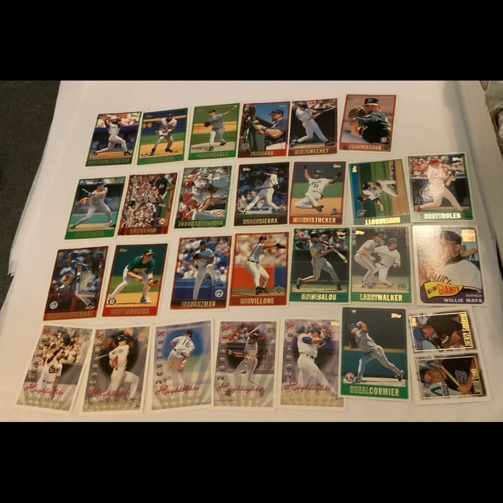 Bundle of Baseball Cards Lot 295